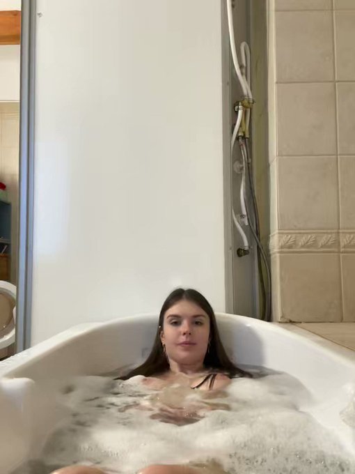 🛀🌸 https://t.co/ivG3ycrXfM
