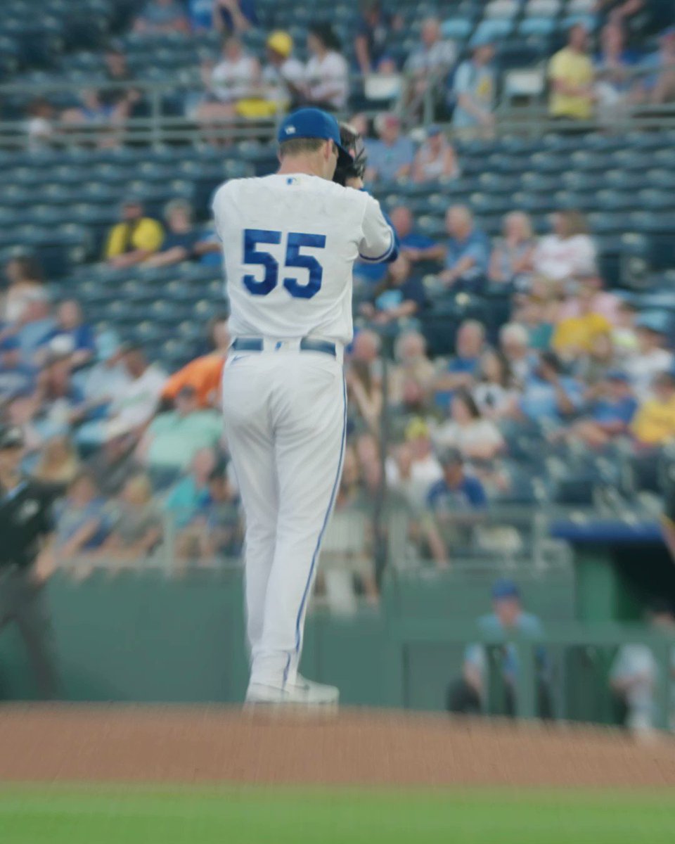 Patrick Mahomes Congratulates Royals' Bobby Witt Jr. on Historic Season - Sports Illustrated