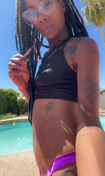 Kelissa_Kings_Booty’s pics and videos