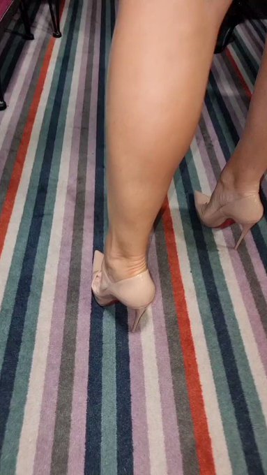 Louboutin SoKate 👠💦 https://t.co/lDLV3kQsVB