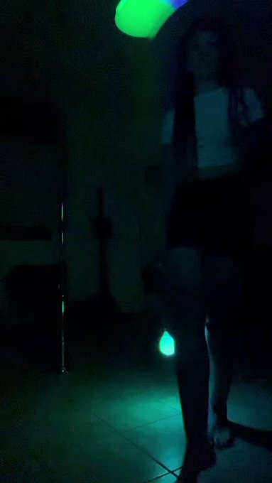 I had never touched poi till two weeks ago. I think I&rsquo;m in love. It stems me out so bad I love it! https://t<a href="/tag/mexico"class="tags"><span>#mexico</span></a>