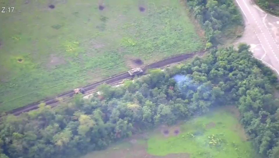 [分享] 烏軍的豹2A6單挑兩輛俄軍T-80BVM