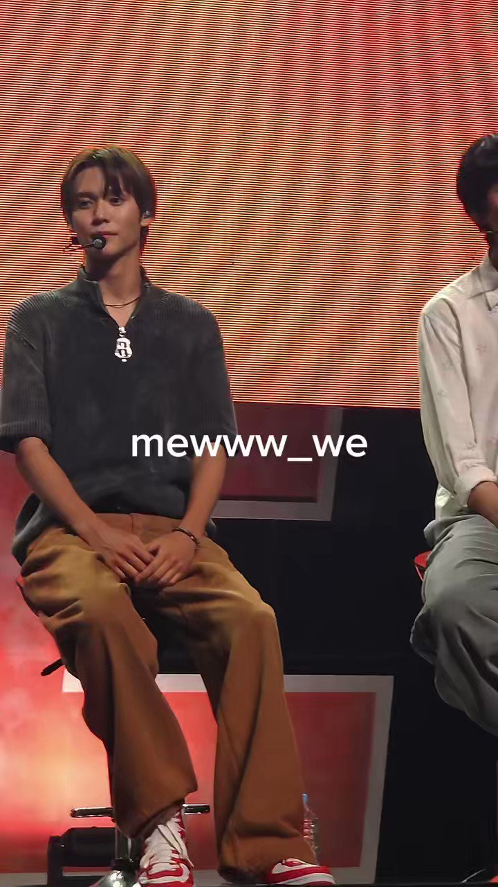 [閒聊] RIIZE元彬看到粉絲在拍其他成員的反應