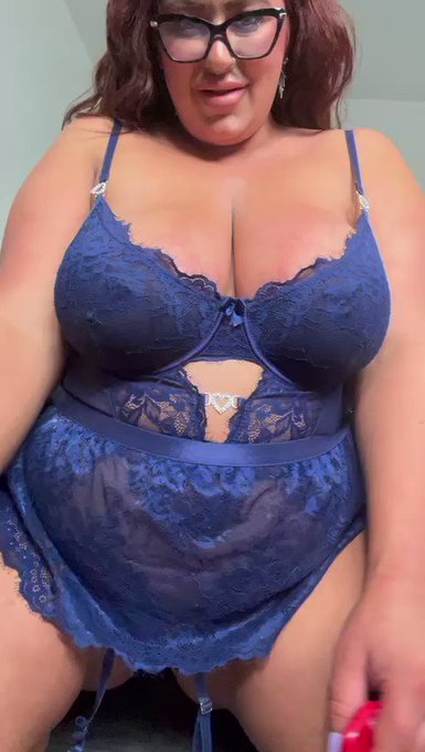 Don't you wish you were my neighbour😘 make sure you check out my OF YOU GET A FREE DICK RATE WHEN YOU<a href="/tag/curvy"class="tags"><span>#curvy</span></a><a href="/tag/bbw"class="tags"><span>#bbw</span></a><a href="/tag/milf"class="tags"><span>#milf</span></a><a href="/tag/redheads"class="tags"><span>#redheads</span></a>