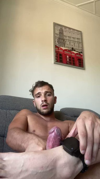 J&rsquo;attendais au moins le coiffeurs ma gueule d&rsquo;homme des cavernes &ccedil;a n&rsquo;allait pas &hellip;🔞🔞🔥🔥 j&rsquo;ai fais 3 jets