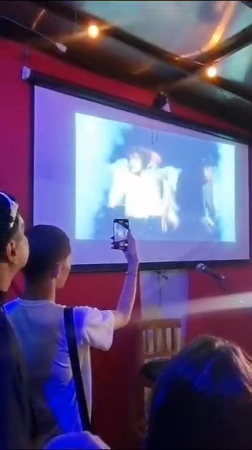 Anitta Press Fan Account on X: Anitta started playing Mario after watching The Super Mario Bros movie. 😂🎮 / X
