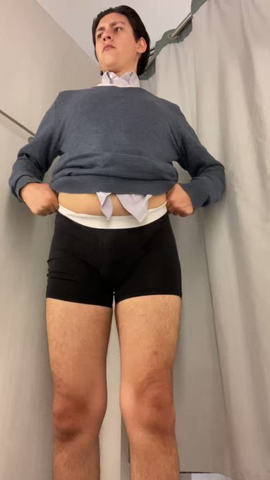 Prob&aacute;ndome ropa. Te gustar&iacute;a acompa&ntilde;arme cuando voy a comprar?? 😈 https://t.co/45wlvOazL7<a href="/tag/lgbt"class="tags"><span>#lgbt</span></a><a href="/tag/cosplay"class="tags"><span>#cosplay</span></a><a href="/tag/nsfw"class="tags"><span>#nsfw</span></a><a href="/tag/erocosplay"class="tags"><span>#erocosplay</span></a><a href="/tag/queernsfw"class="tags"><span>#queernsfw</span></a><a href="/tag/lgbtnsfw"class="tags"><span>#lgbtnsfw</span></a>