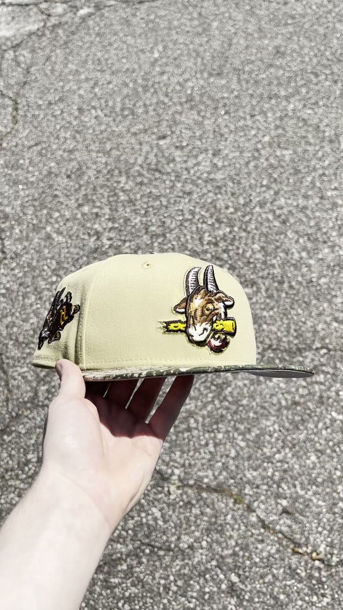 Hartford Yard Goats Goat Patch New Era 59FIFTY Fitted Hat (Vegas Gold Real Tree Gray Under BRIM) 7 1/4