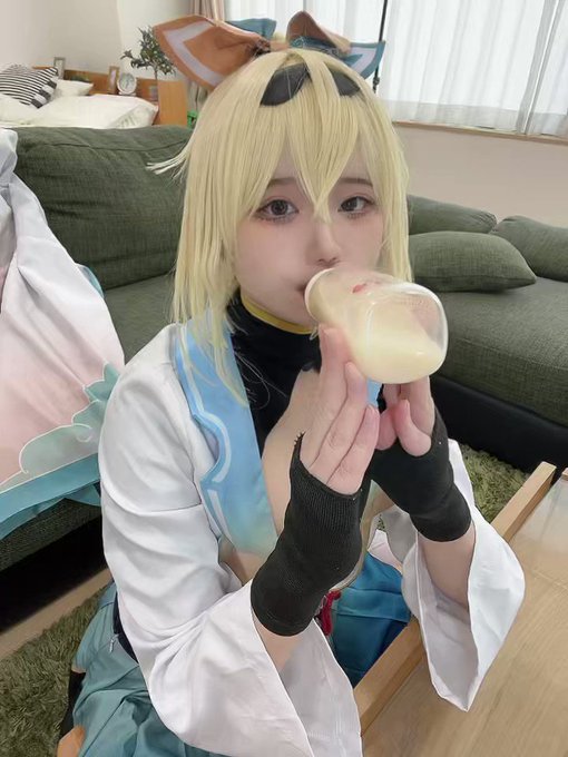 コスプレイヤーしろいのTwitter動画4