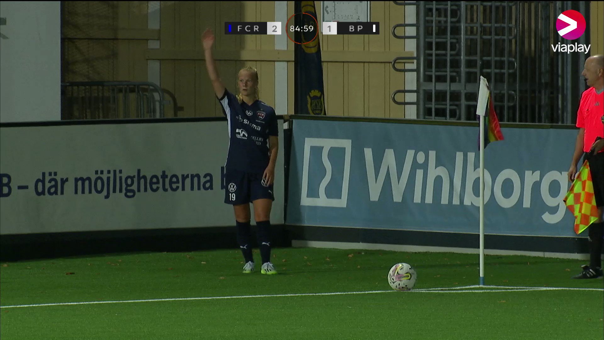 Gudrun Arnardottir tvåmålsskytt för Rosengård! Återigen når hon högst vid den bakre stolpen ⚽️