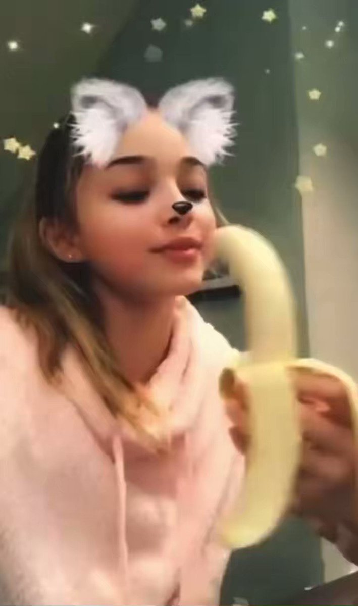 Livvy dunne banana