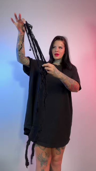 On or off? 🧛&zwj;♀️ https://t.co/HsmHdD8dhS