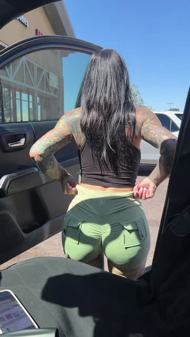 You owe me a RT if you watched this more than once 🤷🏻&zwj;♀️ https://t.co/jLWEsupYls