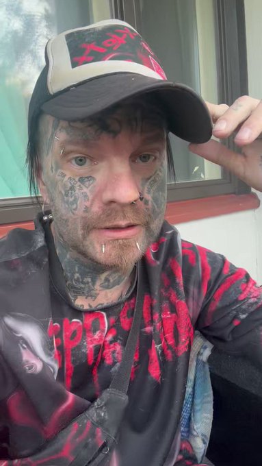 Somali vs vaarallinen natsi 🥸 https://t.co/7ebYO0Sl2F