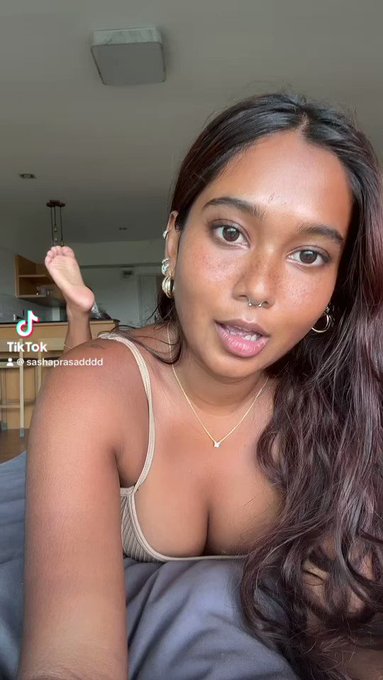 To the family/friend that leaked my content I see you👀 https://t.co/LlBJ2rXbc5<a href="/tag/desi"class="tags"><span>#desi</span></a><a href="/tag/petite"class="tags"><span>#petite</span></a>