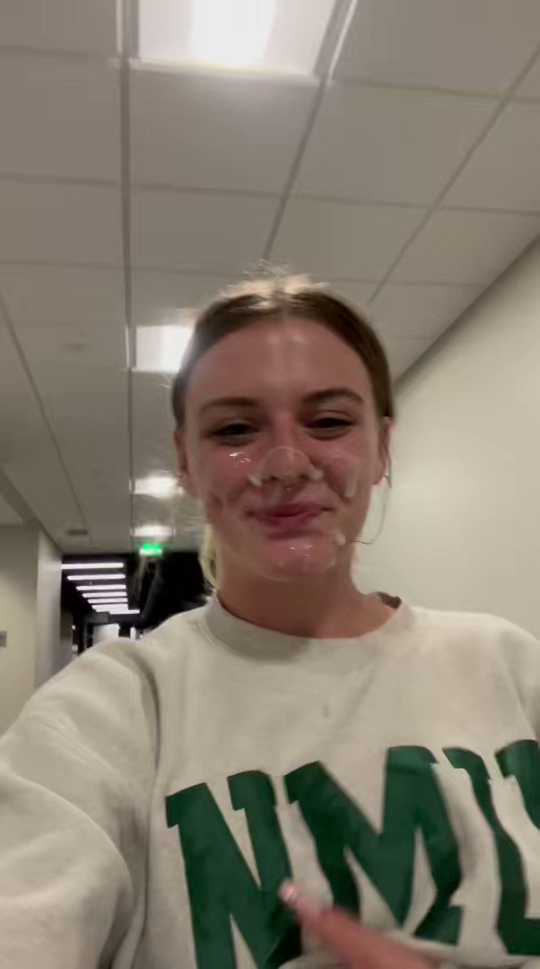 Have you seen my campus cum walk... Twitterの動画をダウンロード