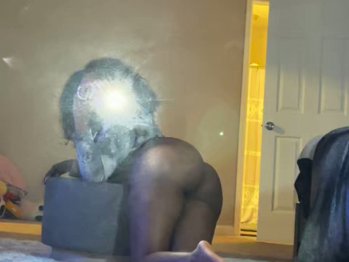 Late night post are always fun to do seems more care free to me 💜 https://t.co/L7pI42wCiq