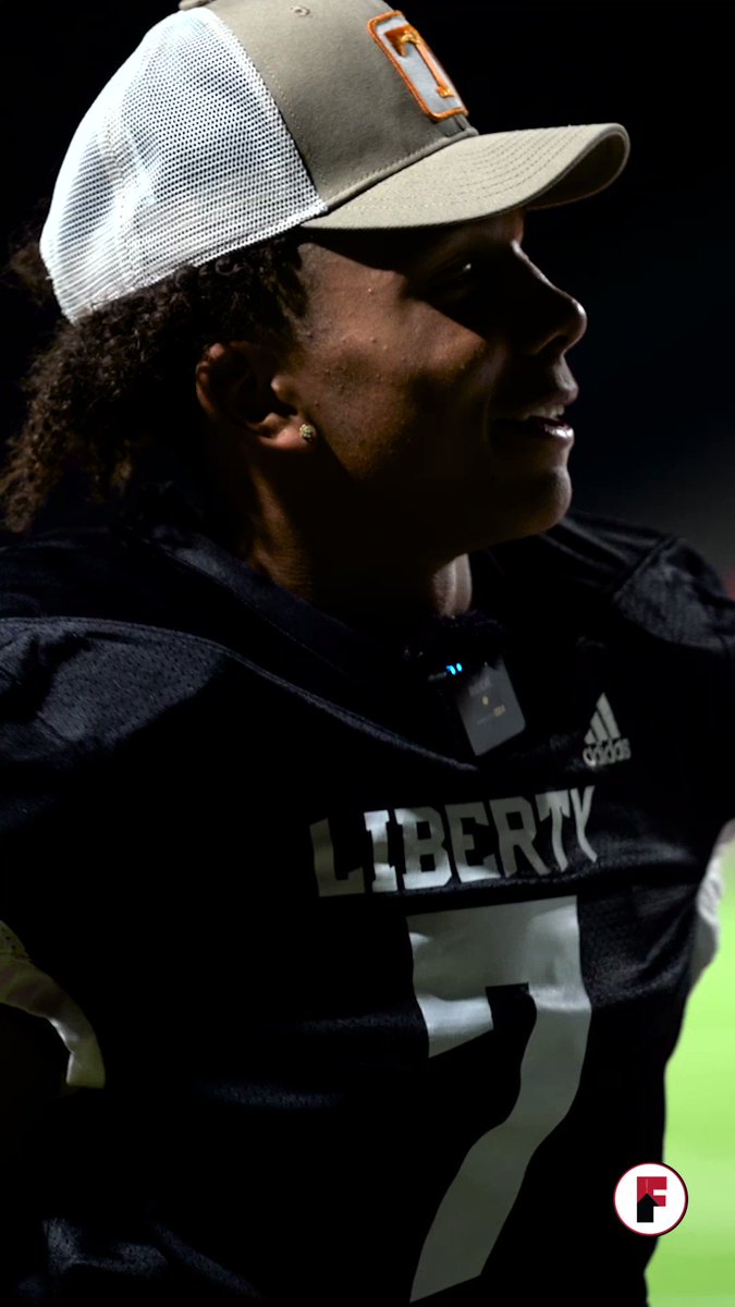 Liberty football beats St. Louis behind Jayden Robertson — PHOTOS