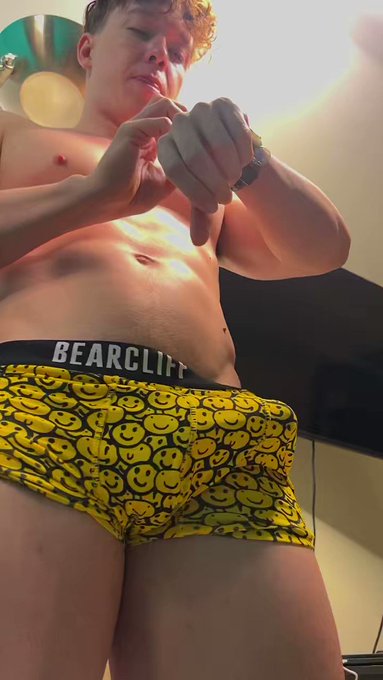 Morning wood: https://t.co/gcGBChtIXi https://t.co/4ftzvxVD3J