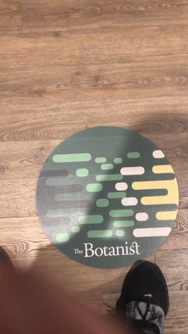 I don&rsquo;t smoke street shit nomo get straight from the dispensary https://t.co/l9DVE3sA5F