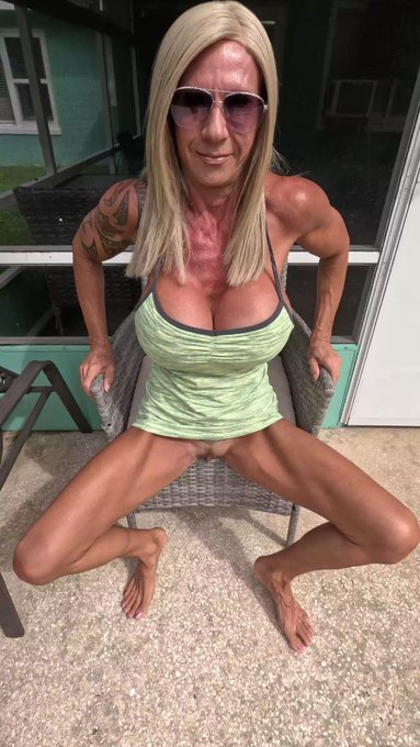 MILF Monday drop in for ya ??

My OFs is 1/2 off, links are in the profile! https://t.co/5qjXNoFZ7e