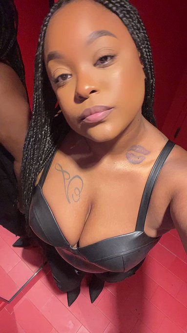 Saturday was fun 🖤 Now back into my shell I go ✌🏾🐢 https://t.co/2CpGzEiPrs