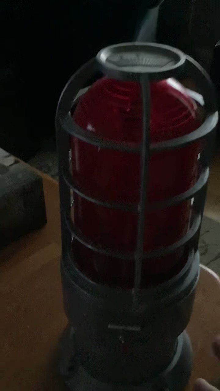 The Budweiser Red Light Goal Horn santos.cis.ksu.edu