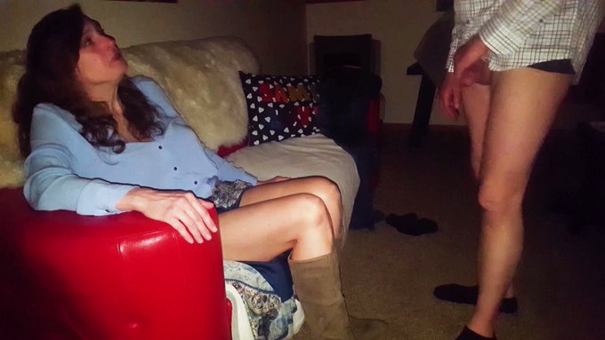 My husband&#039;s friend making me moan...  Have a Great Day  ☮️&amp;❤️ 2 U All... 💋💋💋 Agness https://t.co/Mr<a href="/tag/cuckold"class="tags"><span>&#35;cuckold</span></a>