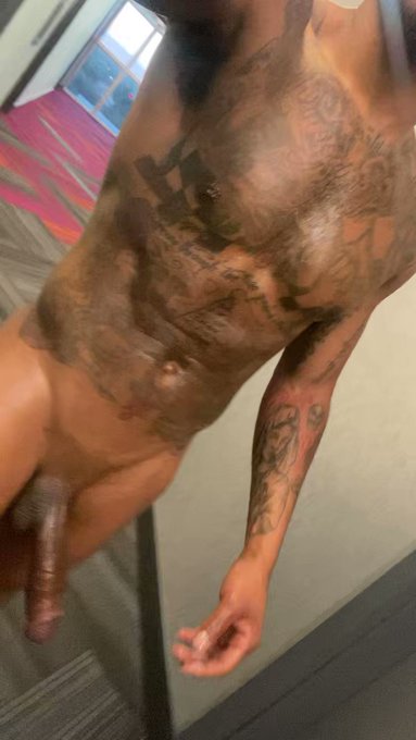 Afternoon stroll to the hotel lobby ?️
RT if you’d invite me inside ?
ONLY $3 $3 $3 https://t.co/F4glSU6bfW