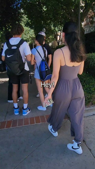 Maybe I convinced her ? https://t.co/ogt64hnH1Z