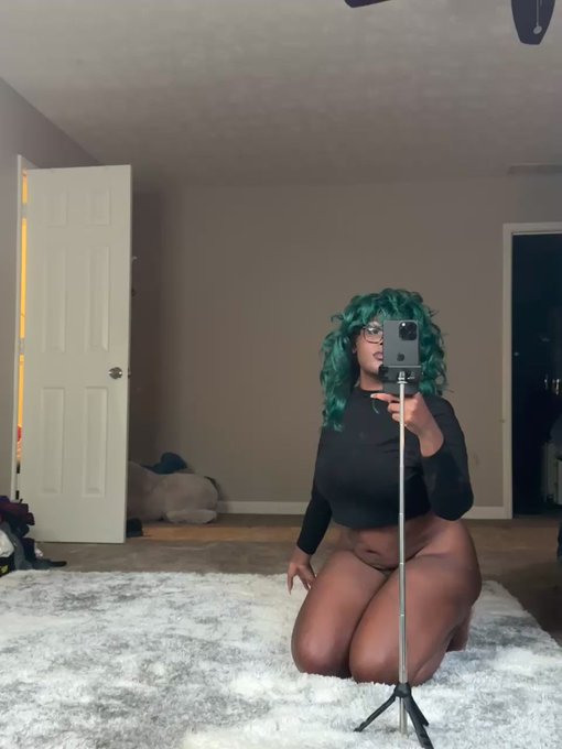 My phone fell after this https://t.co/nyzE7A7dNI