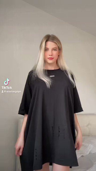 My first TikTok❤️‍? Please, follow me, put your like and comment if you wanna see more content there??

https://t