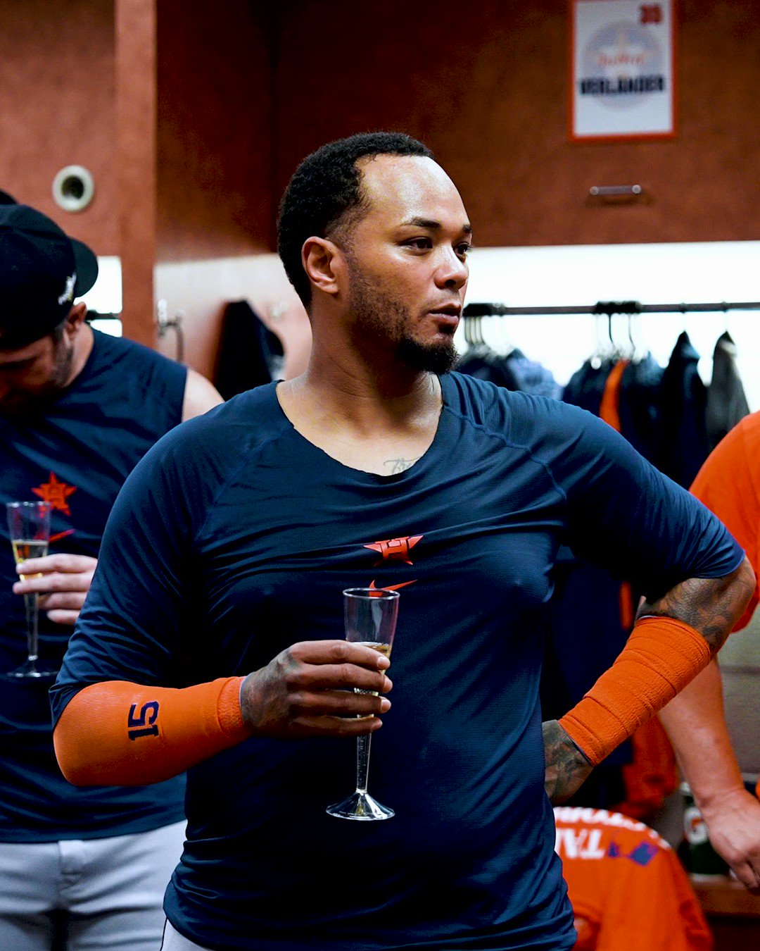 [分享] 太空人晉級季後賽休息室twitter(X)畫面