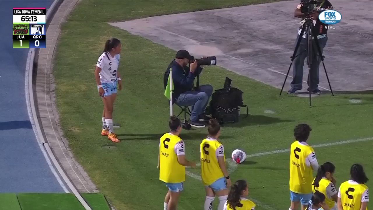 ¡¡¡G⚽⚽⚽L!!!Magaly Cortés anotó con un cabezazo e igualó el partido en la frontera.#VamosPorEllas 👊