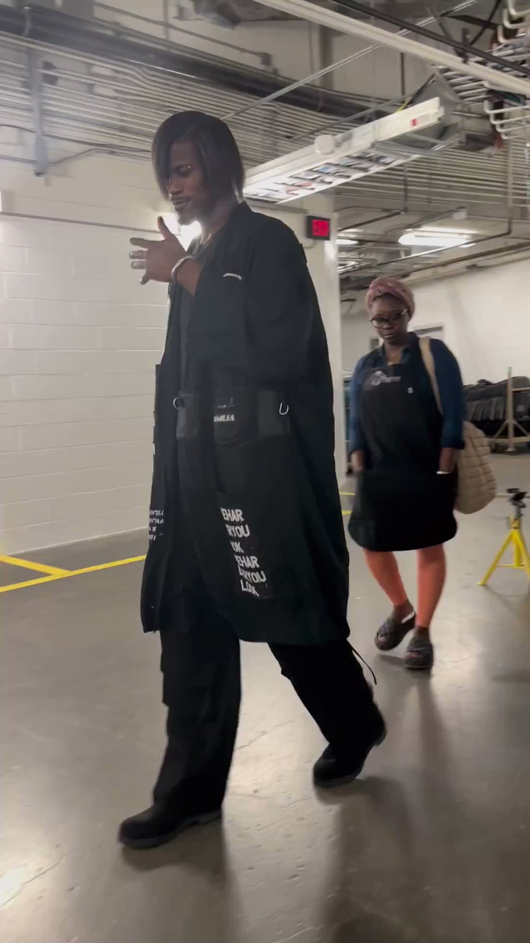 POLÊMICA ! JIMMY BUTLER ADOTA VISUAL EMO PARA NOVA TEMPORADA NBA 