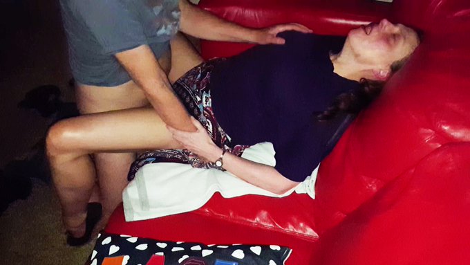 My Husband&#039;s friend fucks me and make a Creampie  ☮️&amp;❤️ 2 U All                                     <a href="/tag/wife"class="tags"><span>&#35;wife</span></a><a href="/tag/granny"class="tags"><span>&#35;granny</span></a><a href="/tag/orgasm"class="tags"><span>&#35;orgasm</span></a><a href="/tag/grandma"class="tags"><span>&#35;grandma</span></a><a href="/tag/creampie"class="tags"><span>&#35;creampie</span></a><a href="/tag/gilf"class="tags"><span>&#35;gilf</span></a>