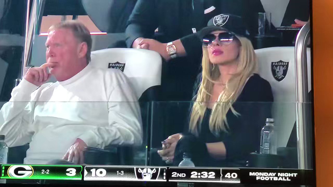 Jordan Dajani on X: Mad Mark Davis. What did he say? “What an asshole?”  t.coPN0JZPWHku  X