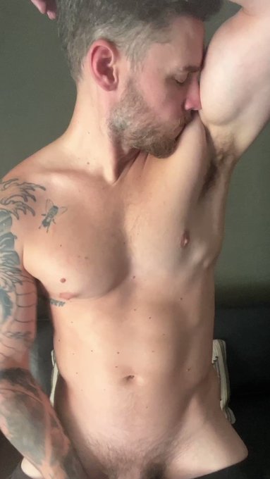 Who wants a sniff.... 👃 👇  https://t.co/bY7zAjiX6v https://t.co/0ssbo4xrE8