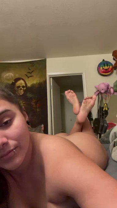 SolidGoddess ✨’s pics and videos