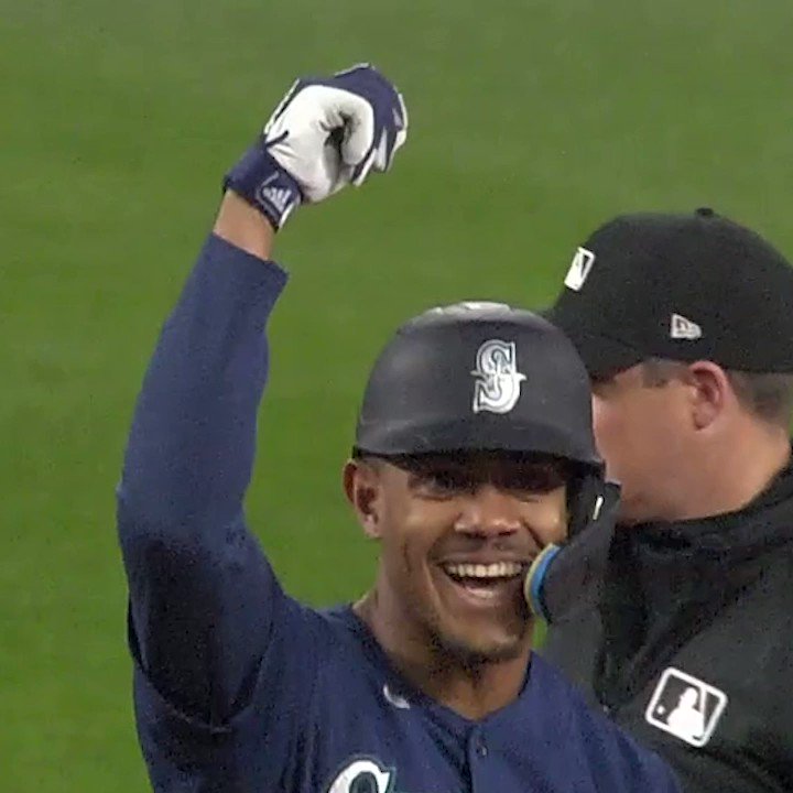 Seattle Mariners on X: 🏳️🌈 RT AND FOLLOW TO WIN 🏳️🌈 We've
