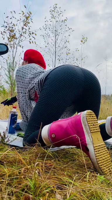 Ei auta itke&auml; kun maali on jo maassa.. Tai autossa, ja toinen kerros viel&auml; purkissa! Maalaamista t&auml;ytyy<a href="/tag/horny"class="tags"><span>#horny</span></a><a href="/tag/sexwork"class="tags"><span>#sexwork</span></a><a href="/tag/onlyfansfinland"class="tags"><span>#onlyfansfinland</span></a><a href="/tag/fansly"class="tags"><span>#fansly</span></a><a href="/tag/onlyfanssuomi"class="tags"><span>#onlyfanssuomi</span></a>