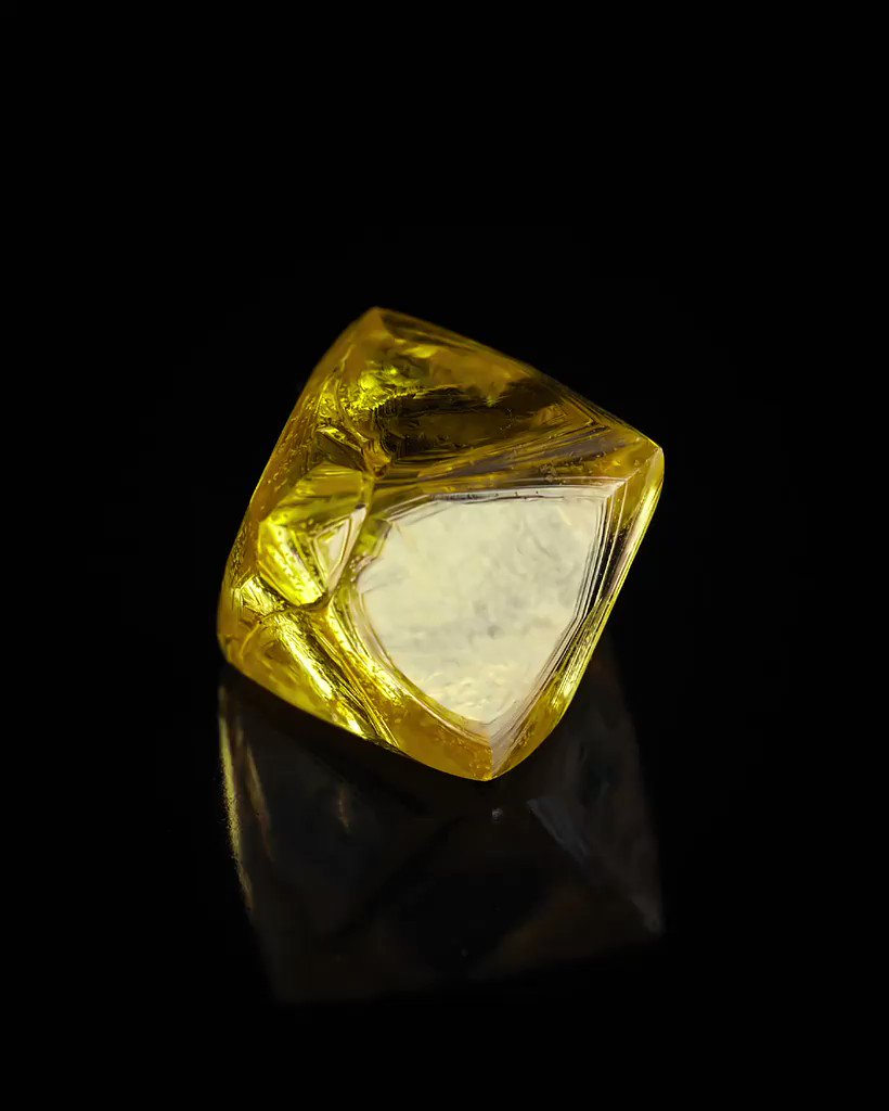 Very big rough yellow diamonds 