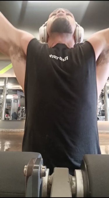 👅🐽 https://t.co/1kyrF5gVwp