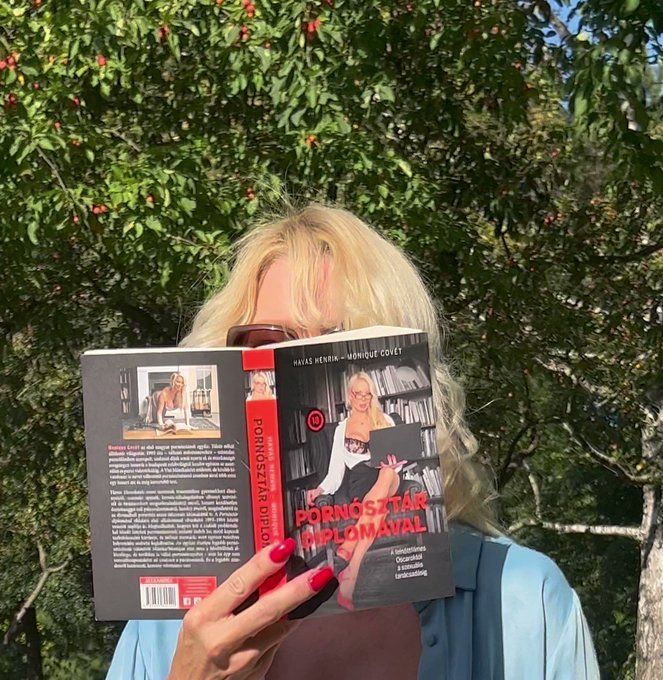 💝MY FIRST BOOK📷📷📷 A bit my life and I answer a lot of your questions in it📷😉😜😜  have you read my book<a href="/tag/barbie"class="tags"><span>#barbie</span></a><a href="/tag/moniquecovet"class="tags"><span>#moniquecovet</span></a><a href="/tag/barbiemovie"class="tags"><span>#barbiemovie</span></a>