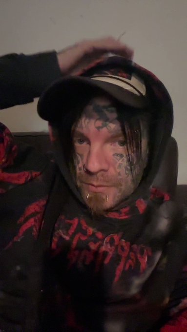 Happy halloween 🤘 https://t.co/R4QvhHBu0L<a href="/tag/uusiprofiilikuva"class="tags"><span>#uusiprofiilikuva</span></a>