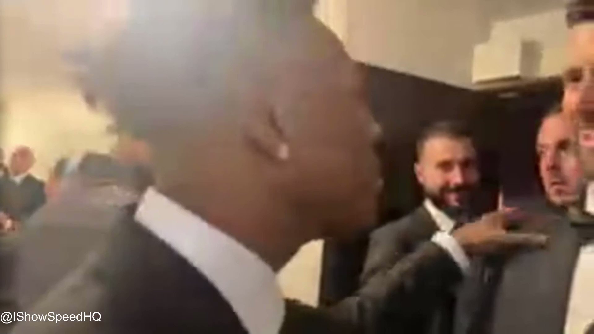 [情報] 囧：我是呃...AC米蘭的新球星