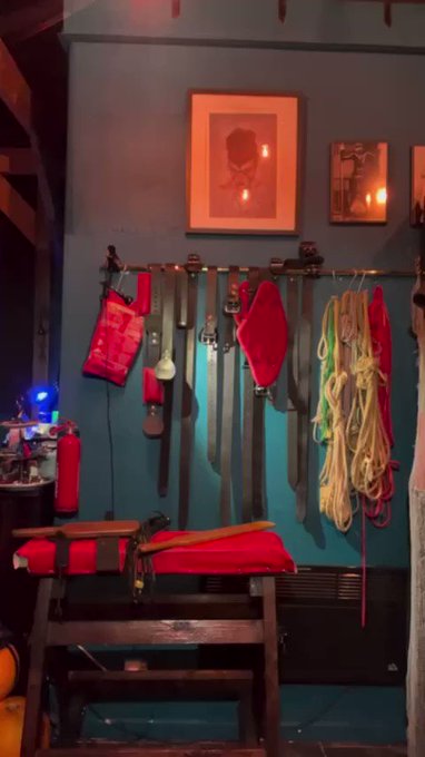 Clark Kent eat your heart out https://t.co/umpIXSLQri<a href="/tag/edinburgh"class="tags"><span>#edinburgh</span></a>