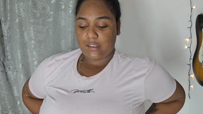 VID SOLD! Melting in sweat ! experimenting with ways to sweat.. custom 🔥 Check it out! https://t.co/YVGGfN7OtJ<a href="/tag/mvsales"class="tags"><span>#mvsales</span></a>