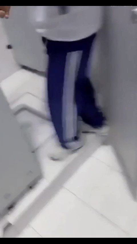 学长不要啊~~~学妹去洗手间被学长跟着按在厕所里疯狂抽插淫语不止学妹从一开始的羞涩不已变成淫荡无比，叫声充满整个厕所...🍉完整版🔗     