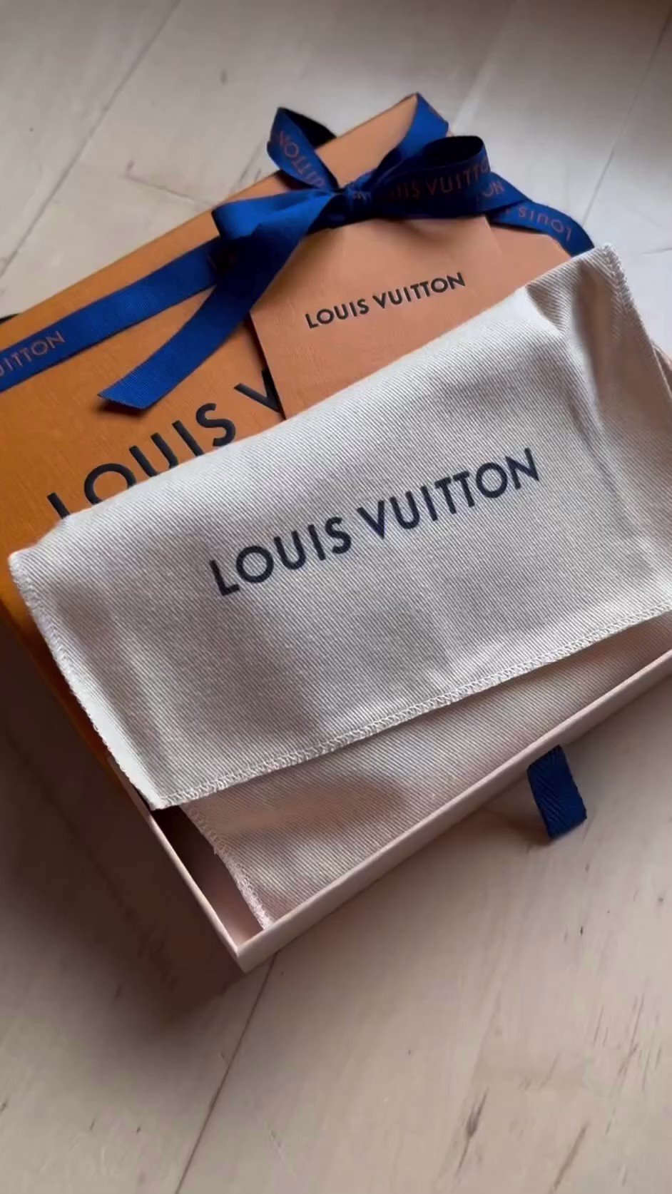 Louis Vuitton Gift Wrapping Supplies